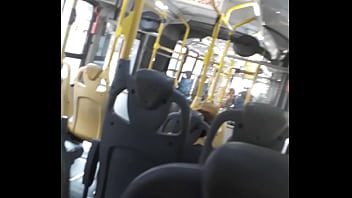 Dans le bus public