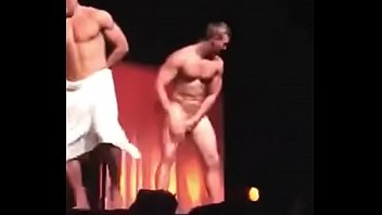 Singer gets naked during stage perfomace