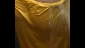 Gatito de diamante traje amarillo