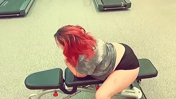 Fucking big ass in a gym