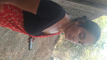 Kadakkal aunty kissing