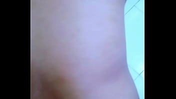 Ngintip Ibu tiri mandi