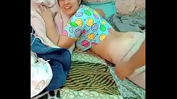 ABG perawan Indon kesakitan