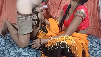 Indian aunty saree cought