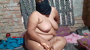 Aunty bacha